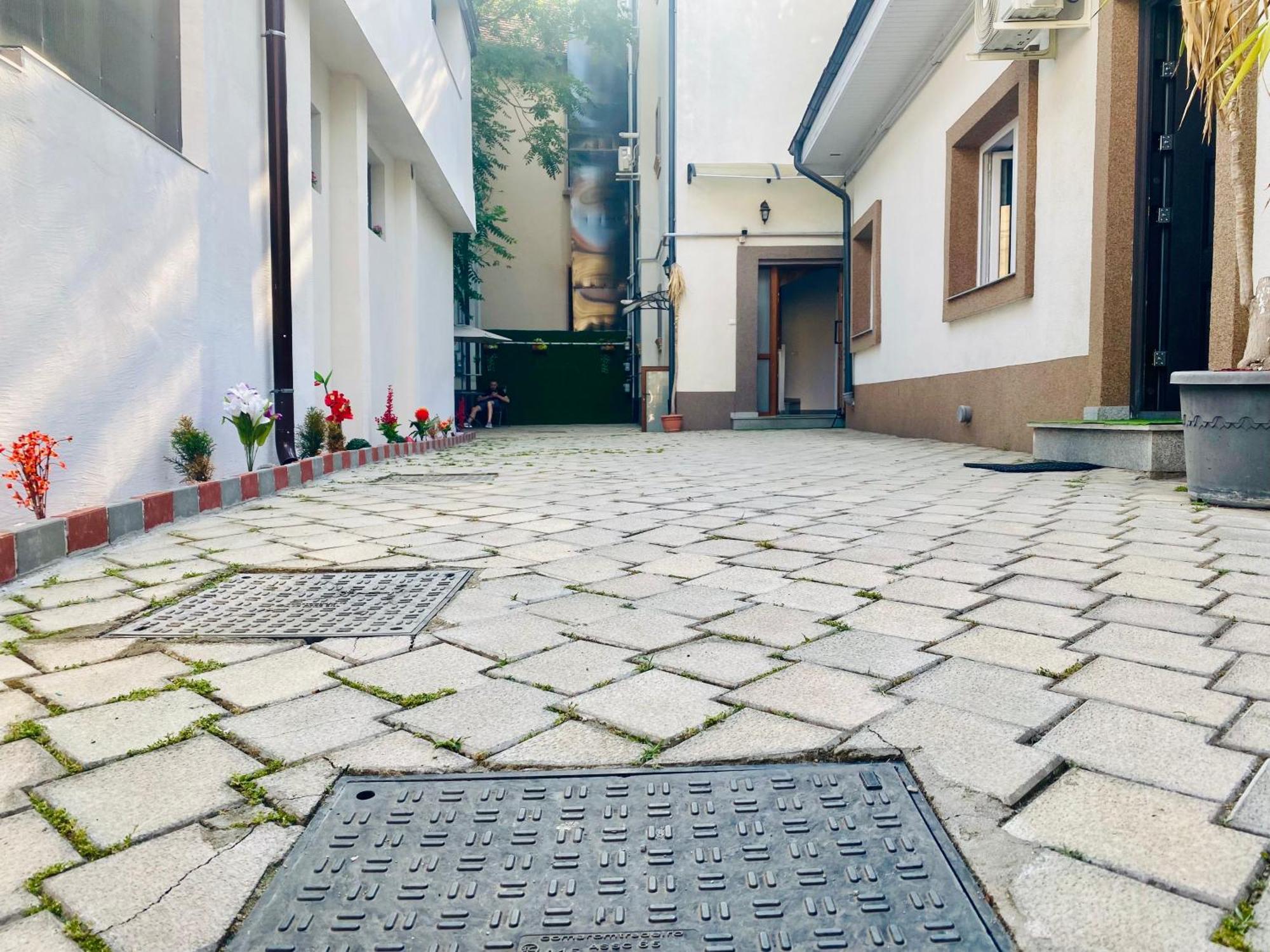 Хостел Cazan House Бухарест Екстер'єр фото